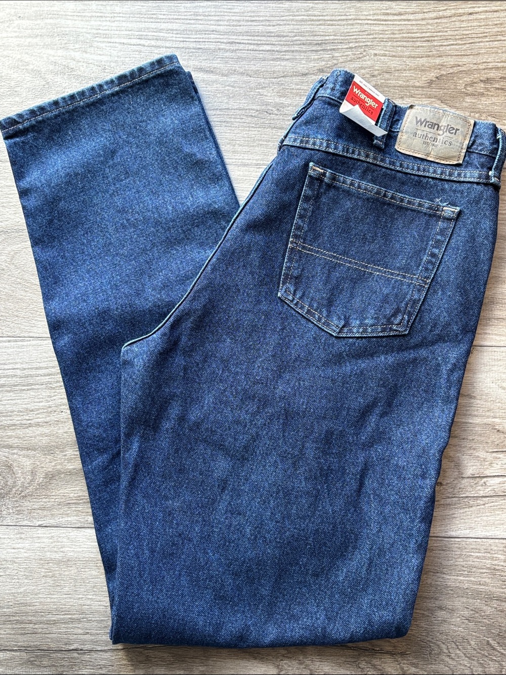 Wrangler Men's Relaxed Fit Dark Blue Jeans